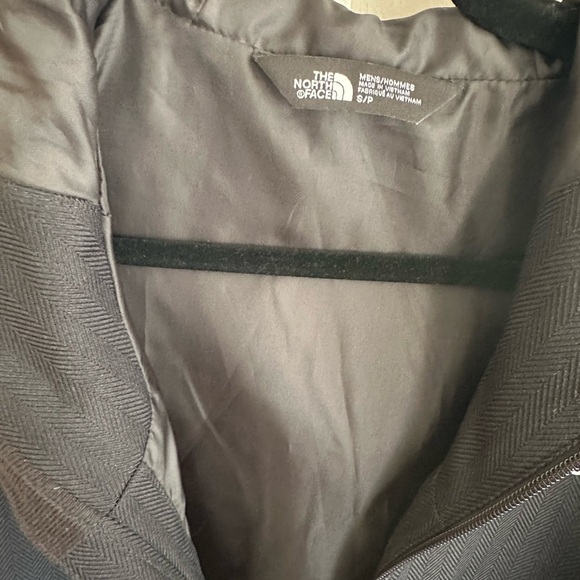 The North Face Men's Black and Dark Gray Performance Jacket - Picture 4 of 8